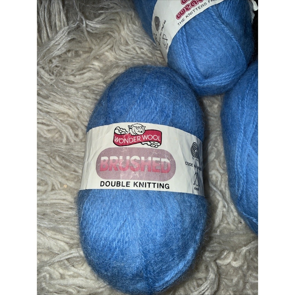 Wonderwool Brushed Double Knitting Yarn Willie Weavers - Picture 2 of 8